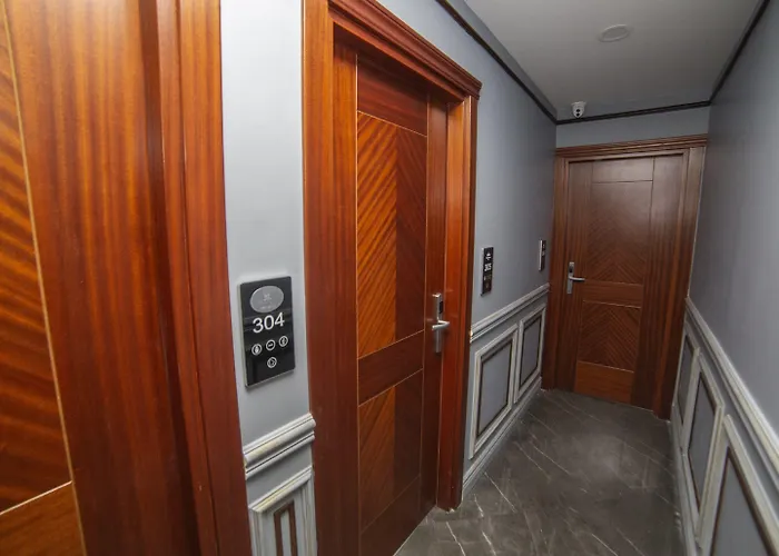 Hotel Hhk Downtown 4*