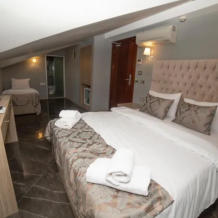 Hhk Downtown 4*