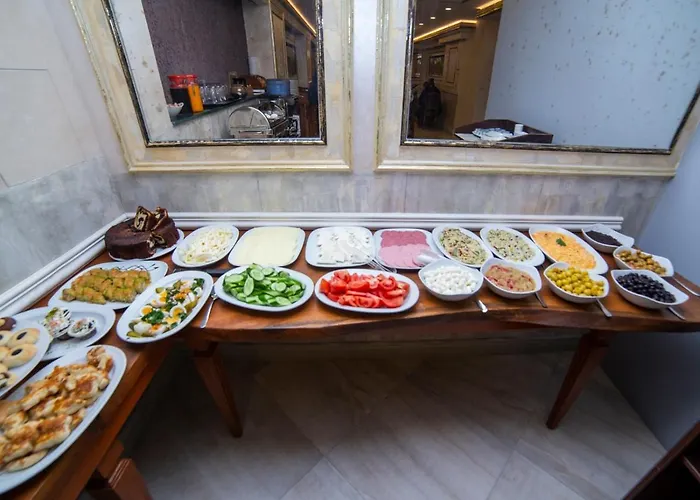 Hhk Downtown Hotel 4*