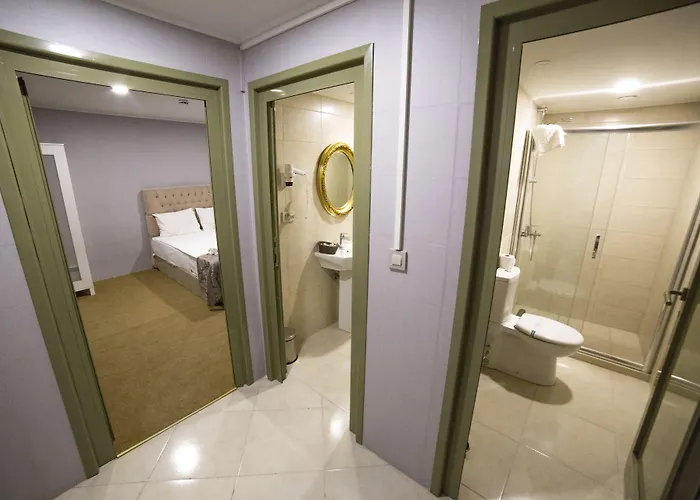 Hhk Downtown Hotel 4*