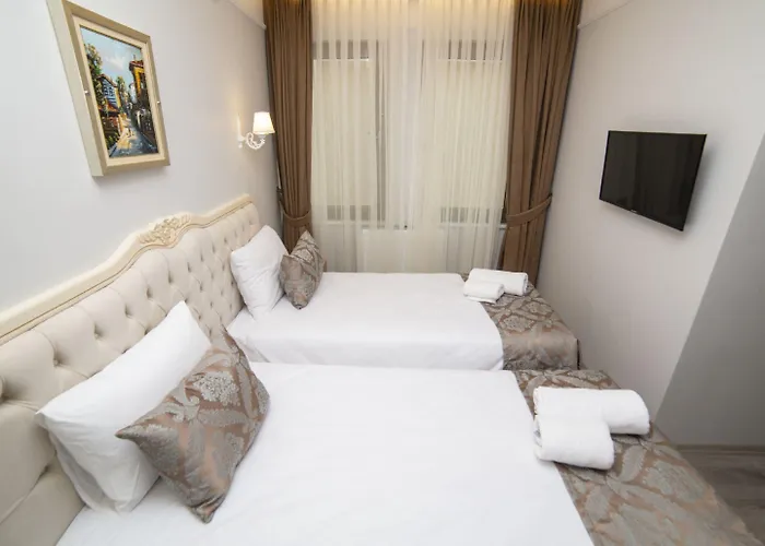 Hhk Downtown Hotel 4*