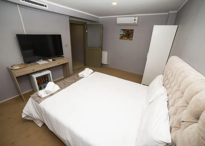 Hhk Downtown Otel 4*