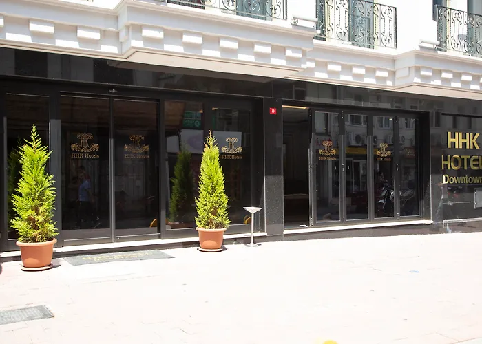 מלון Hhk Downtown 4*